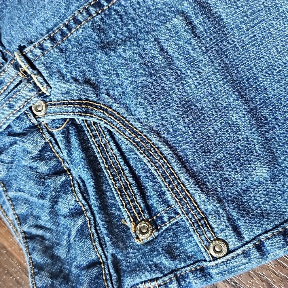 St. Johns Bay Stretch Women's Size 8 Denim Bermuda Shorts - Picture 8 of 9